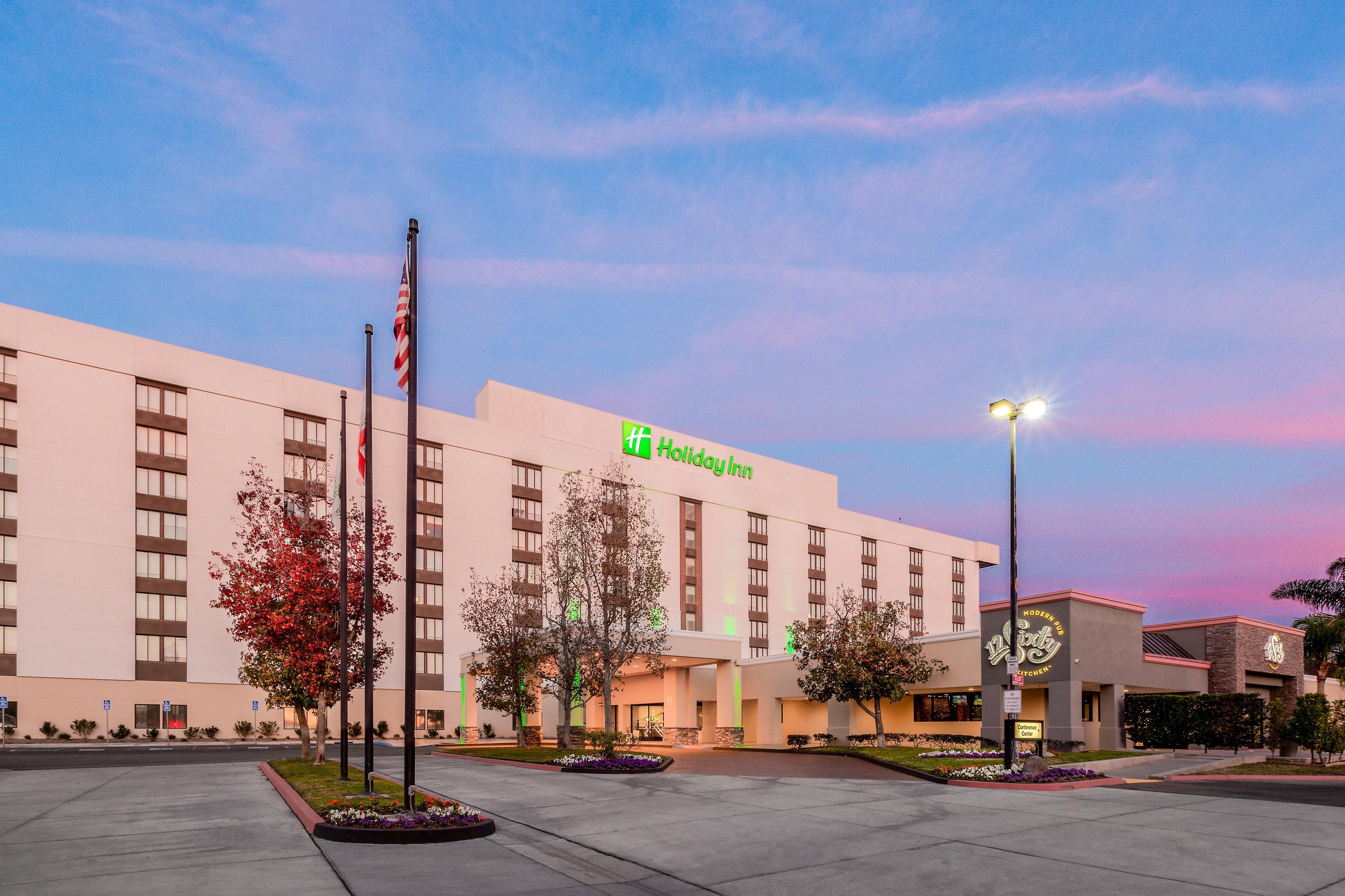Holiday Inn La Mirada near Anaheim, an IHG Hotel Bagian luar foto