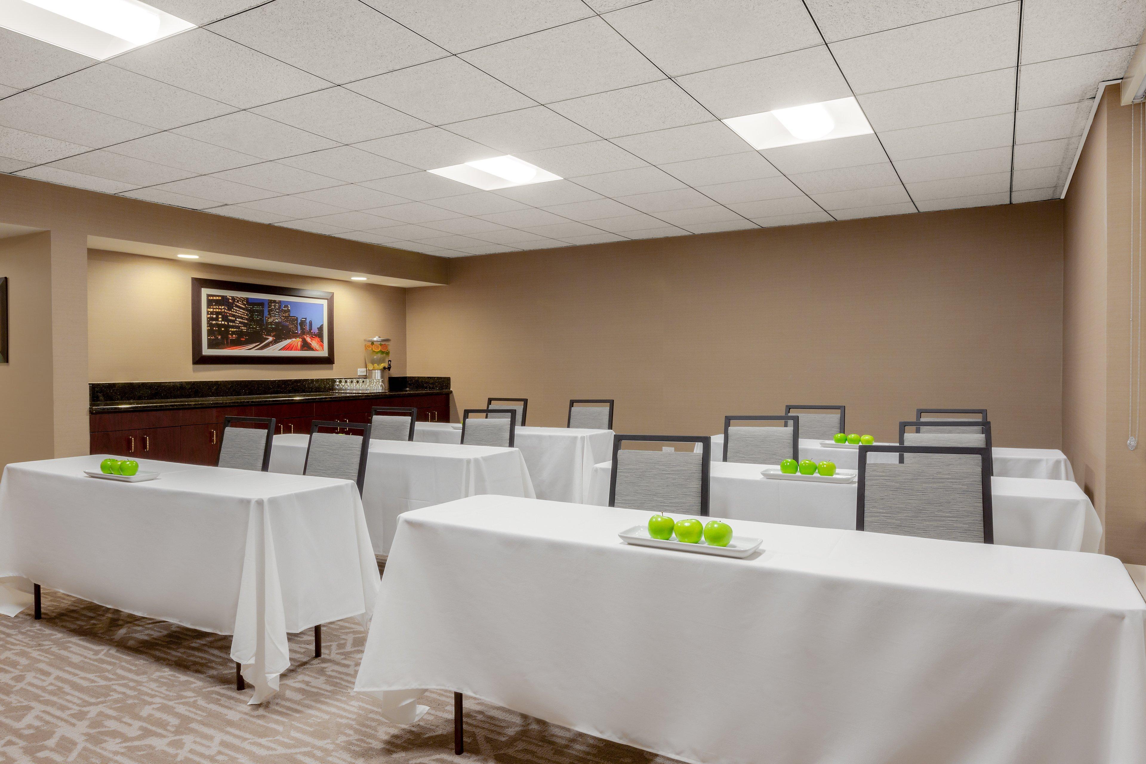 Holiday Inn La Mirada near Anaheim, an IHG Hotel Bagian luar foto