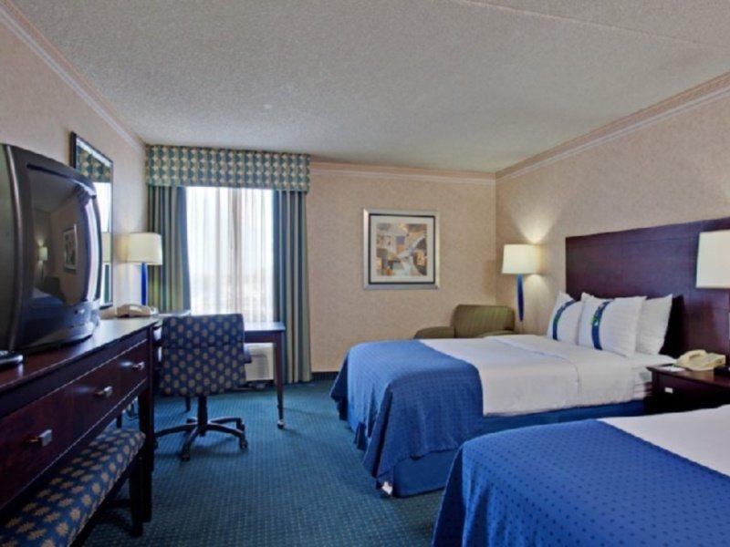 Holiday Inn La Mirada near Anaheim, an IHG Hotel Bagian luar foto